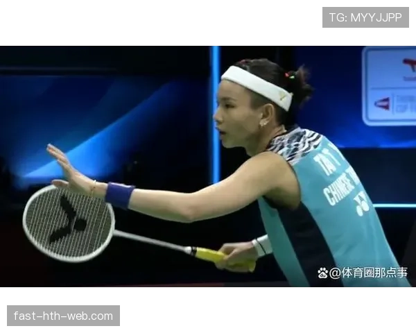 刷到戴资颖训练完的那条，场上小天后、家里像私人精品店，这反差看着怪扎心的