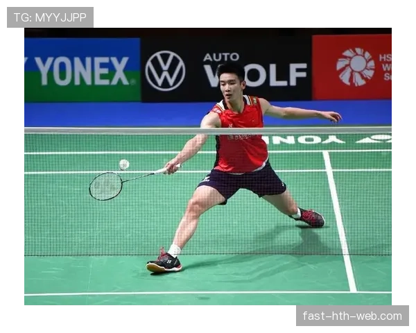 李诗沣比赛里神仙般冷静，赛场外喝奶茶的样子都让人想点个赞