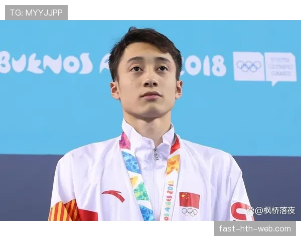 练俊杰逛街像带着移动银行，钱包比我家月光族都稳